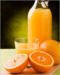 dietetyczne danie z sokiem owocowym dla leniwych